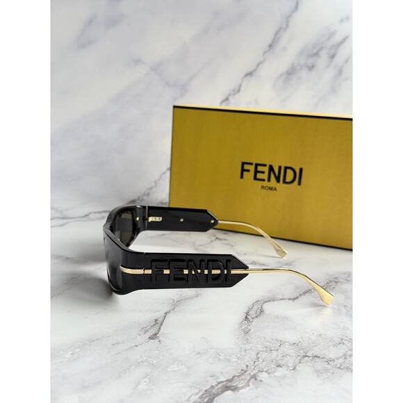 NEW Fendi FE40120I Fendigraphy Black Shield Sunglasses main image 8